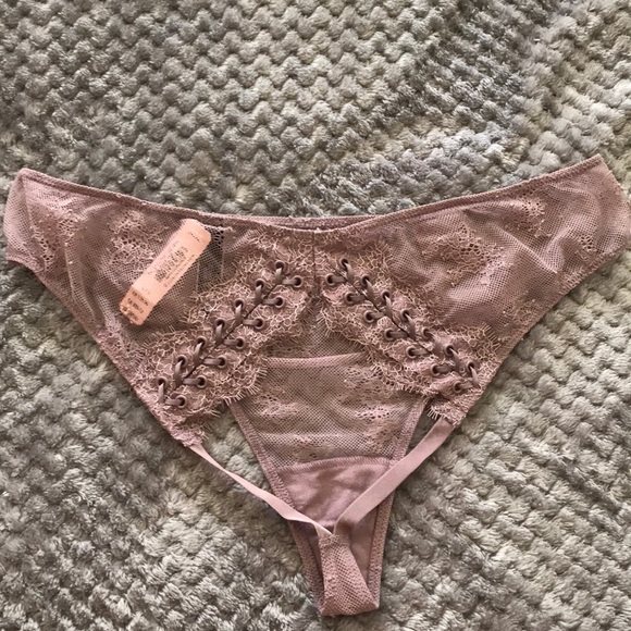 VS panty set {3 for $30} - Picture 6 of 8